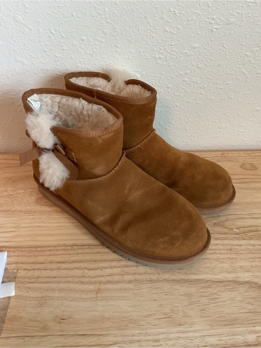 Koolaburra UGG Women’s Boots With Side Bow Size 11